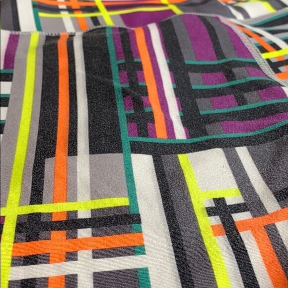 Fabletics Mid-Rise Powerhold® Crop Pant Leggings M - Picture 5 of 10